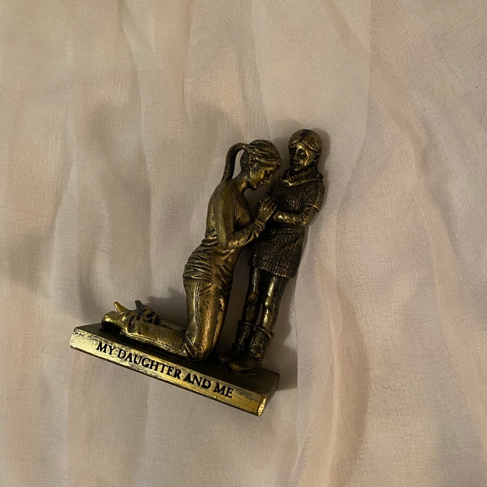 Cute mother daughter figurine